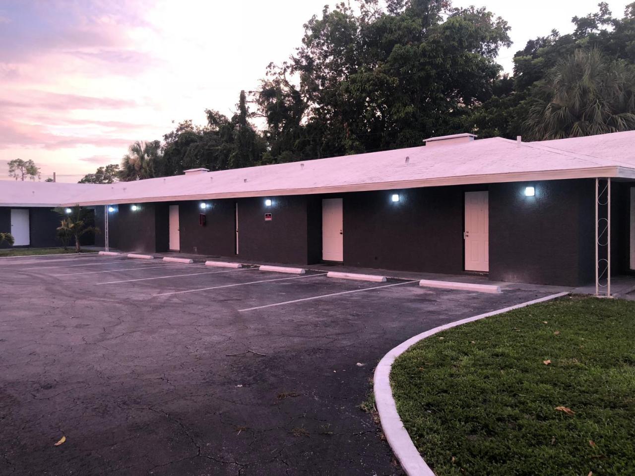 Bay Breeze Inn Bradenton Downtown المظهر الخارجي الصورة