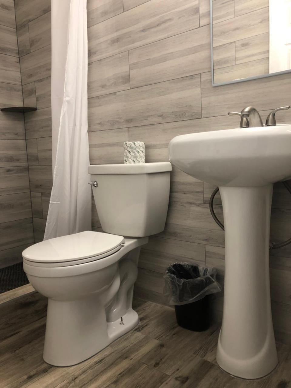 Bay Breeze Inn Bradenton Downtown المظهر الخارجي الصورة